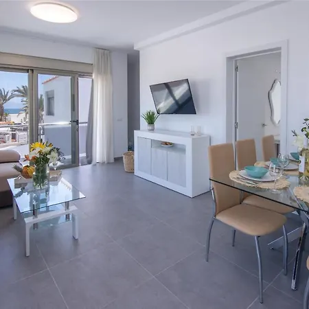 Poris 5 Beachfront By Holidays 公寓 *