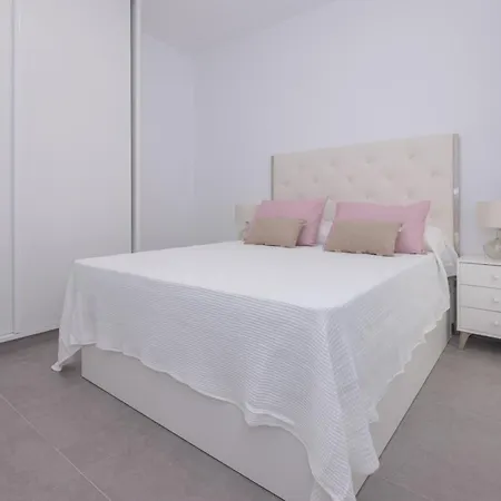 Poris 5 Beachfront By Holidays *