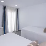 Poris 5 Beachfront By Holidays Apartamento *